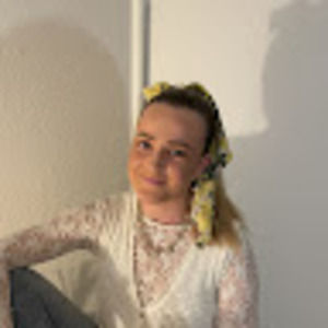 Meet your Posher, Olivia